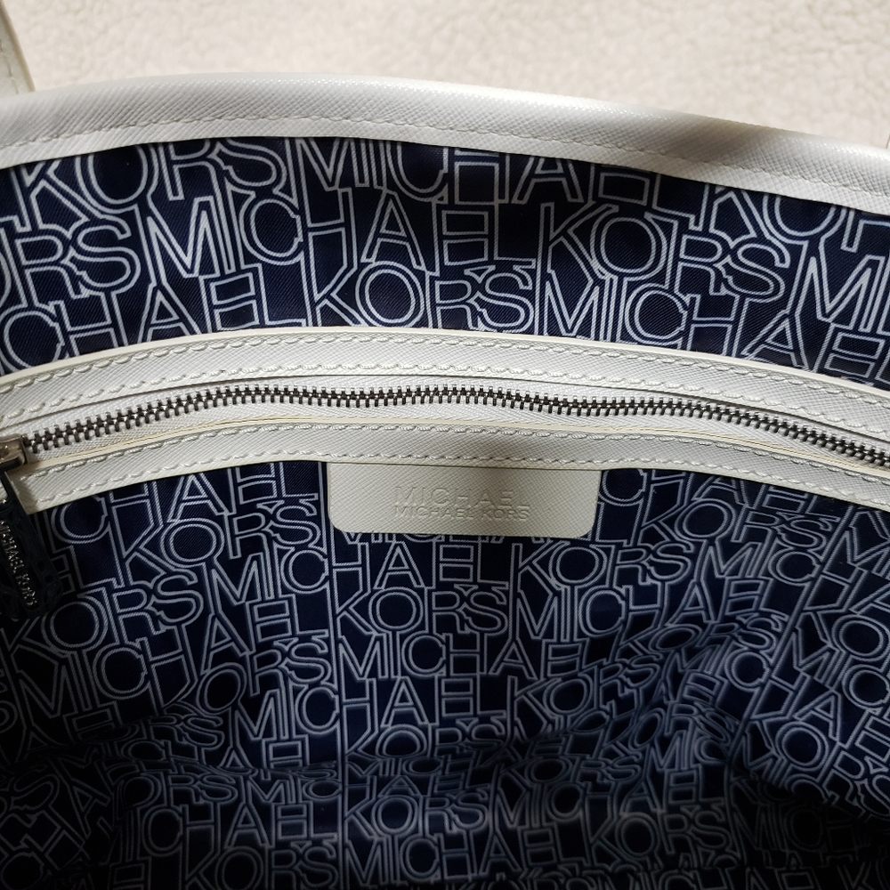 Michael Kors tote - Picture 10 of 11